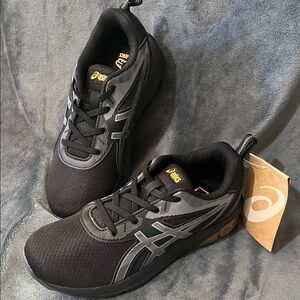 KID’S ASICS GEL SZ 2.5 black tennis shoes nwt kids shoes